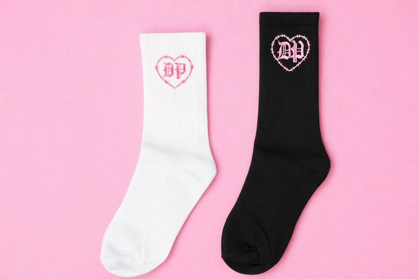 Die Pretty Barbed Heart Crew Socks
