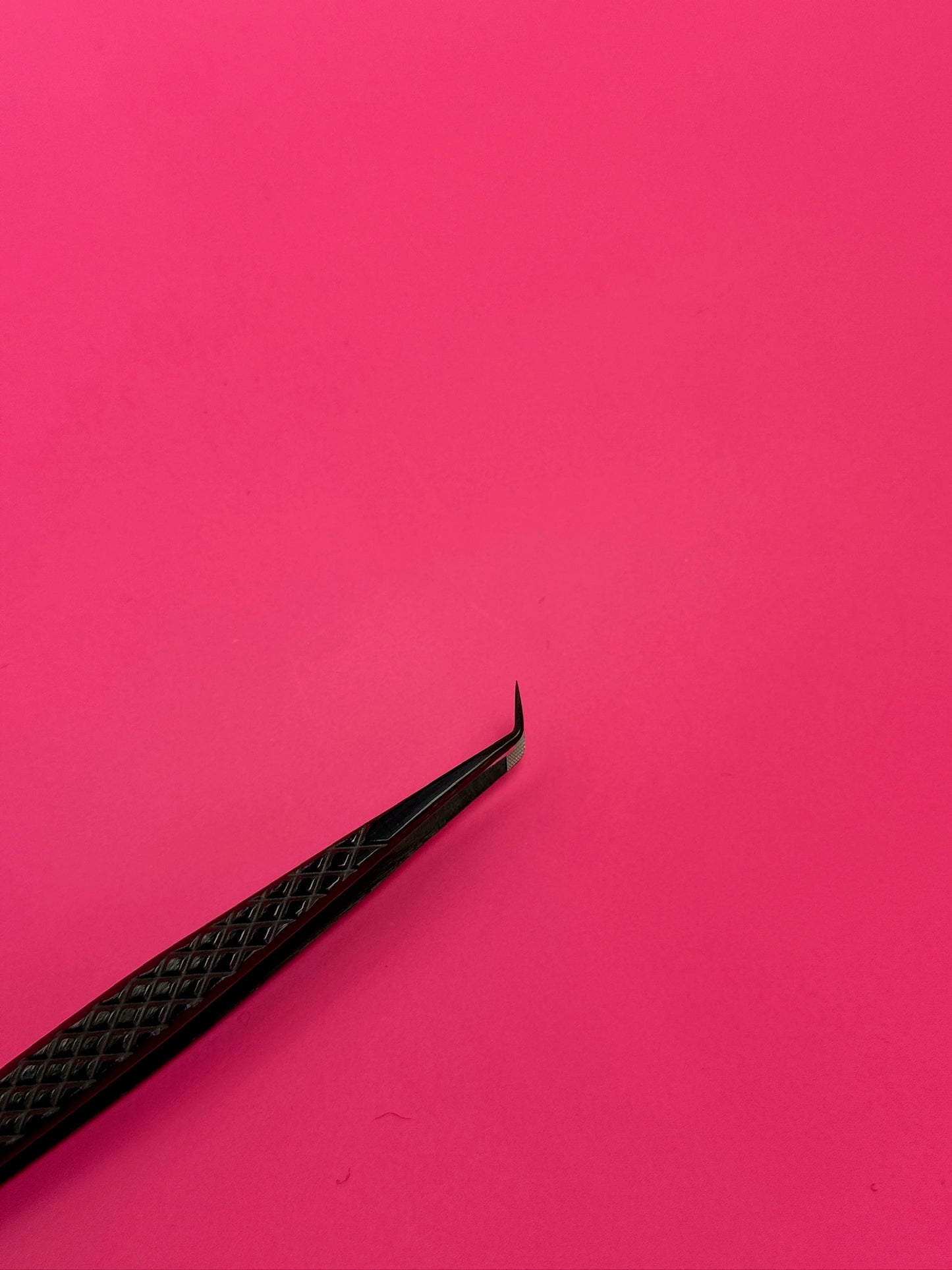Die Pretty “ICONIC DUO” Tweezers — 444 & 888