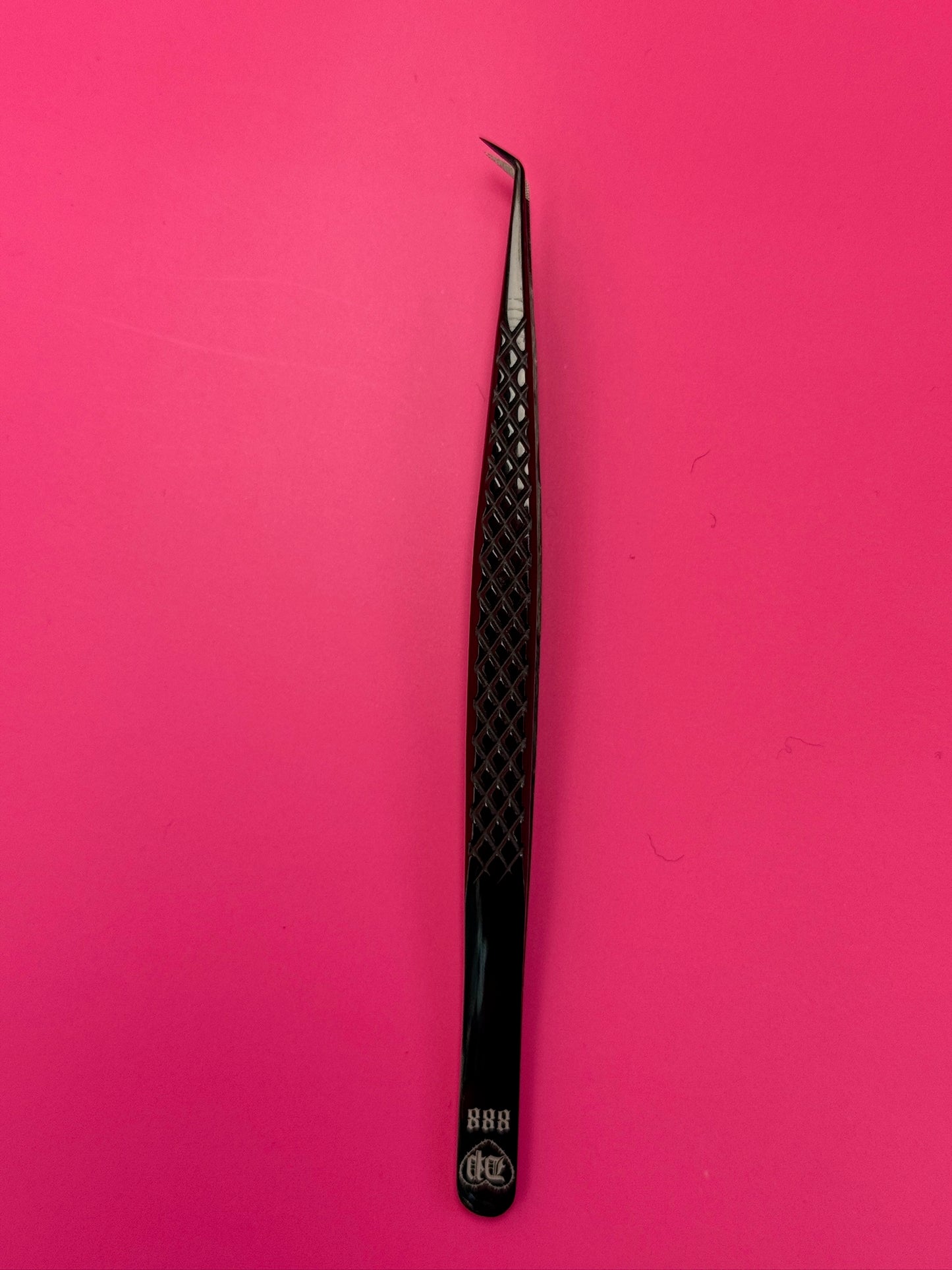 Die Pretty “ICONIC DUO” Tweezers — 444 & 888